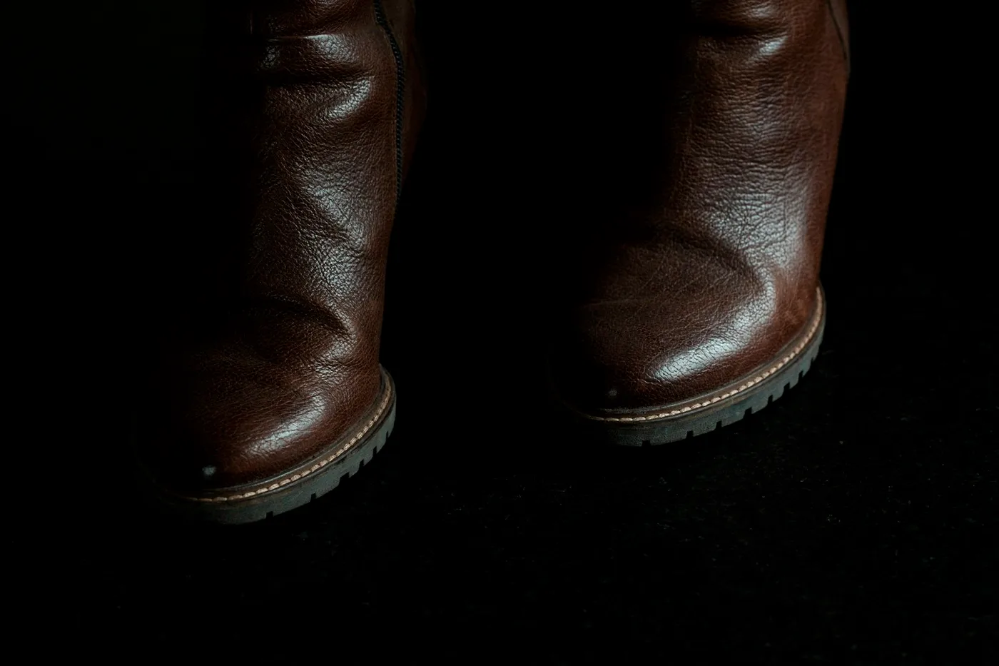 Knee-High Smooth Leather Boots — Series 08